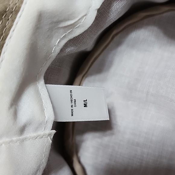 Hat - Picture 2 of 3